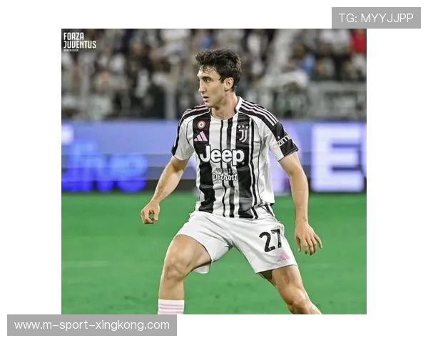 尤文坎比亚索压上劲射，轰然打穿对手大门，铸就经典瞬间！