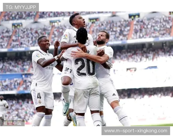 皇马维尼修斯急停变向突破如离弦之箭