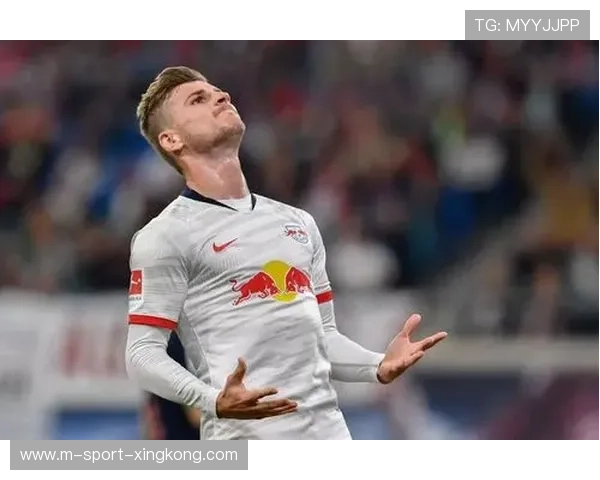 多特蒙德外线快速爆点连续冲击禁区侧翼