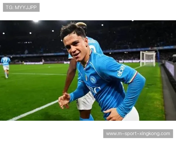 那不勒斯替补中场上演精彩远射进球——光影下的深度之战